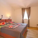 Villa Rose 2352